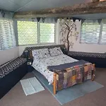 Oak Tree Lane Glamping Holiday home *
