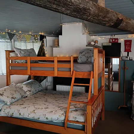 Oak Tree Lane Glamping