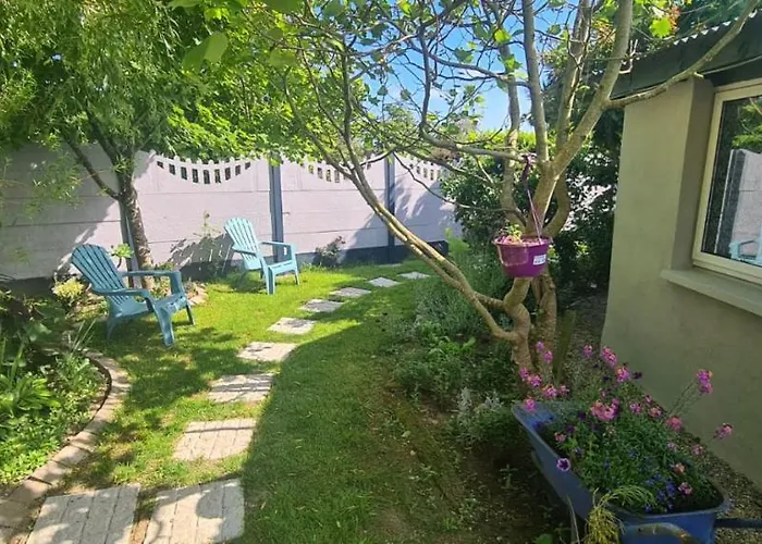 Oak Tree Lane Glamping Holiday home *