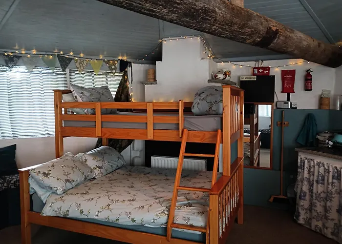 Oak Tree Lane Glamping